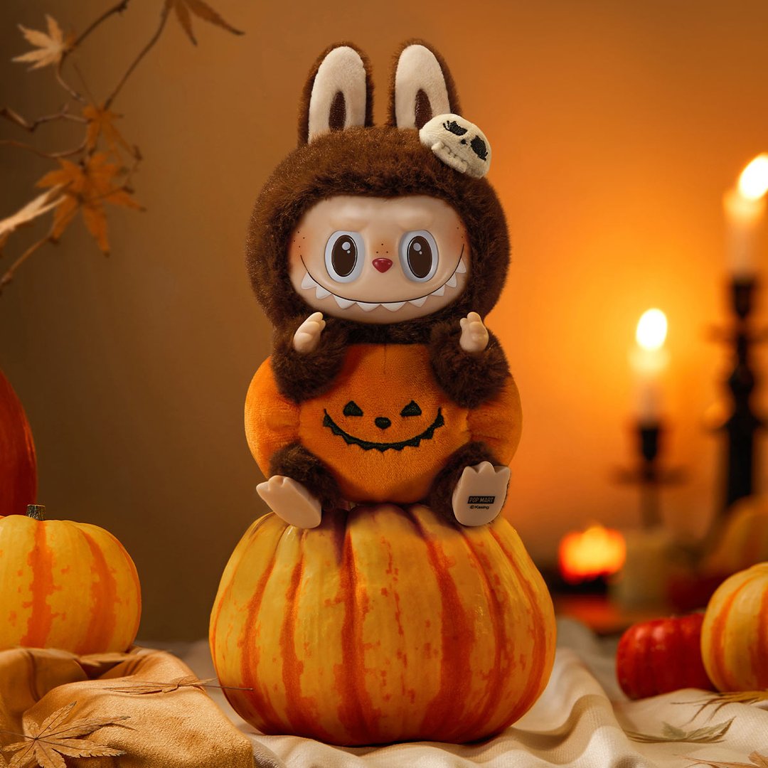 POP MART - Série Fête d'Halloween - Pendentif Citrouille Assise en Vinyle Peluche