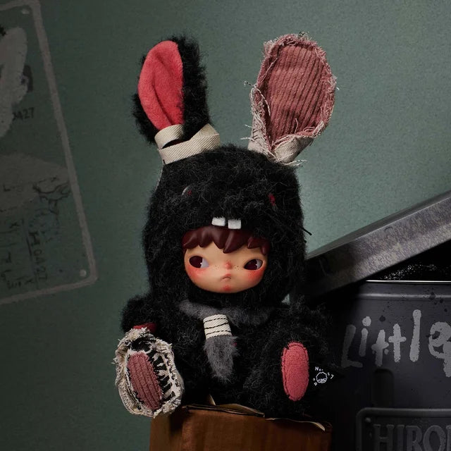 POP MART - Hirono Little Hare Pendentif poupée en peluche