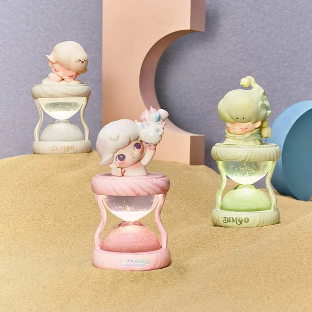 POP MART - DIMOO Collection Memories We Hold - Boule de cristal lumineuse en forme de sablier
