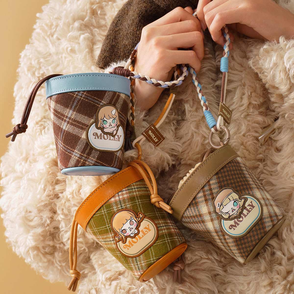 POP MART - Sac mini Molly Winter Fit Check Series