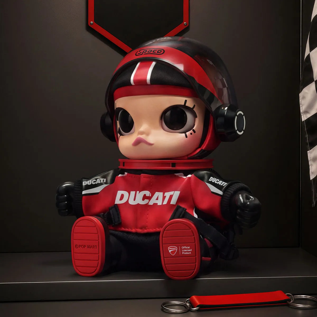 POP MART - Pendentif en vinyle MEGA SPACE MOLLY DUCATI