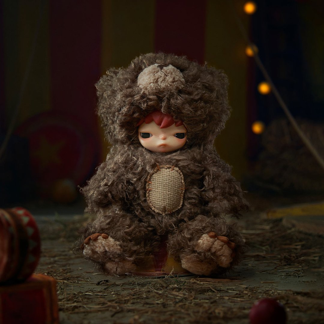 POP MART - Peluche Hirono Bear en vinyle