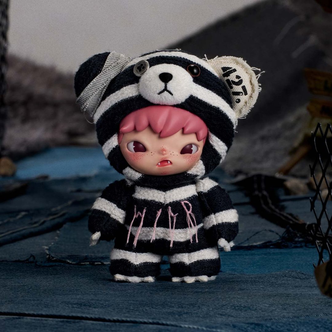 POP MART - Série Hirono Road Journal - Pendentif peluche