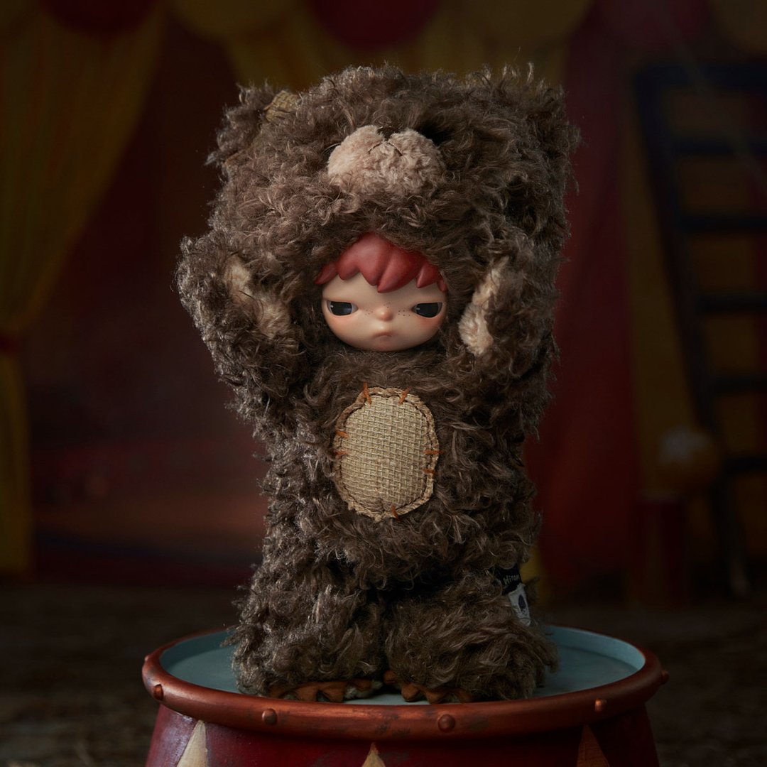 POP MART - Peluche Hirono Bear en vinyle